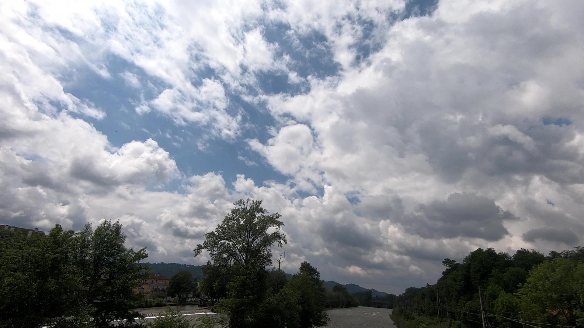 河水的视图视频的预览图