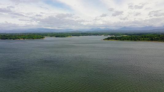 帕奥伊湖和菲利平斯的风景视频的预览图