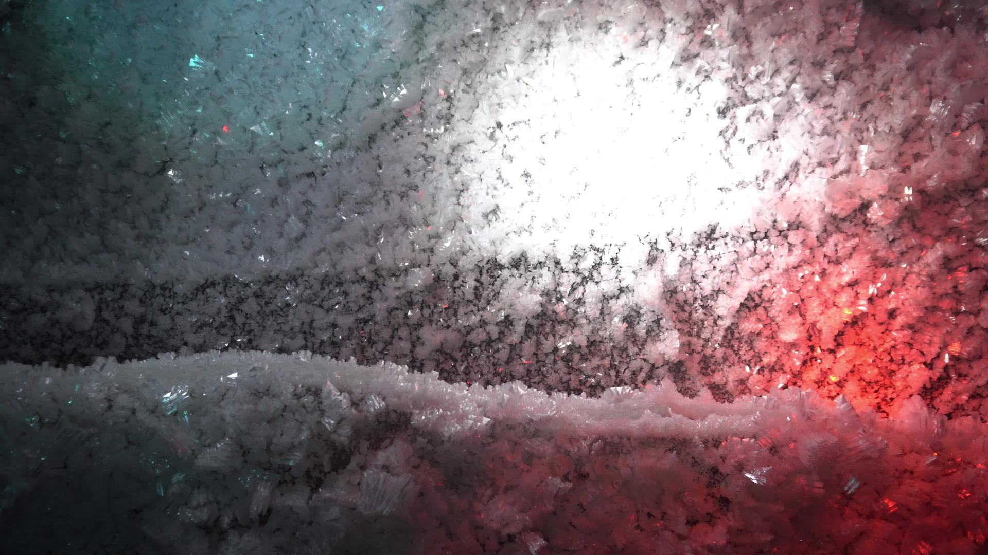 一个冰洞里有的彩色照明视频的预览图