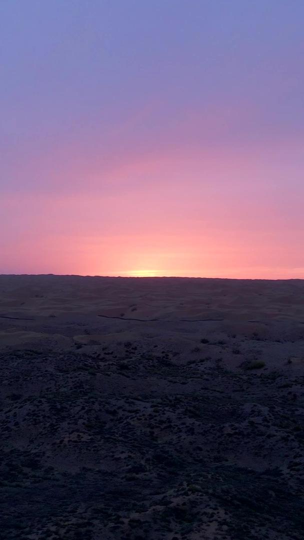 拍摄宁夏沙坡头沙漠夕阳视频的预览图