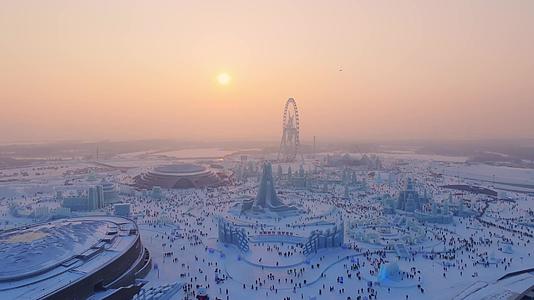 25届哈尔滨冰雪大世界4k航拍视频的预览图