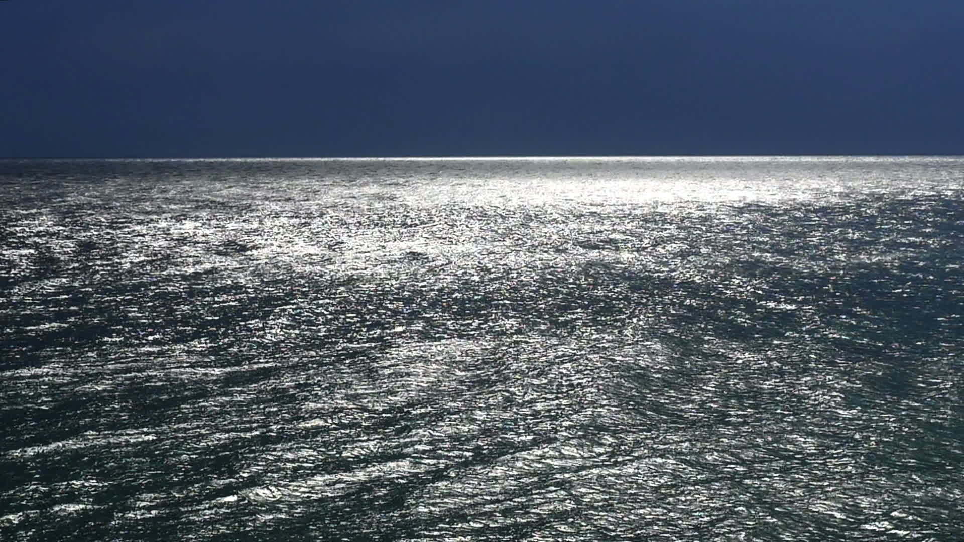 海平面慢动运动视频的预览图