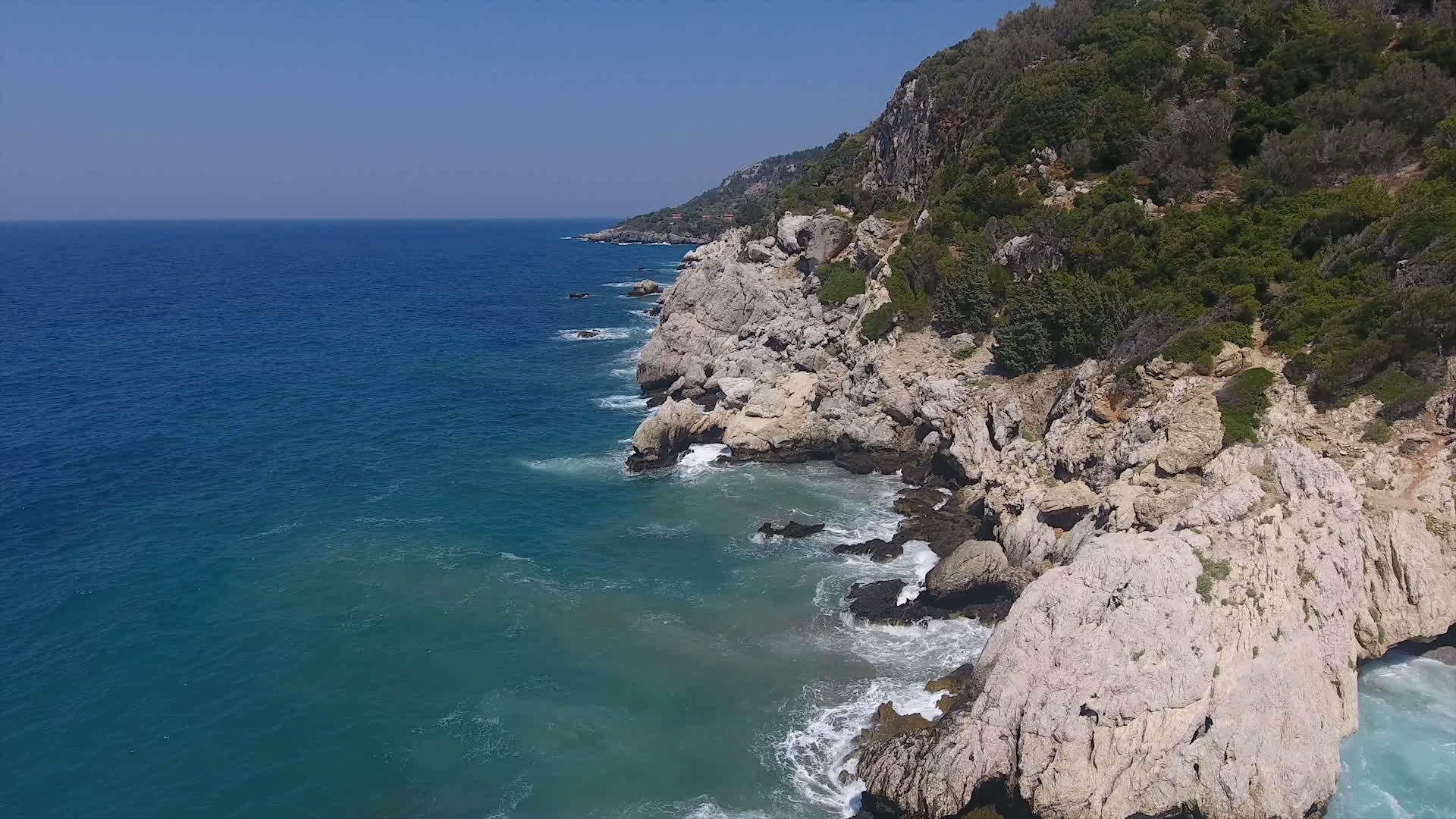 悬崖上的海泡沫视频的预览图