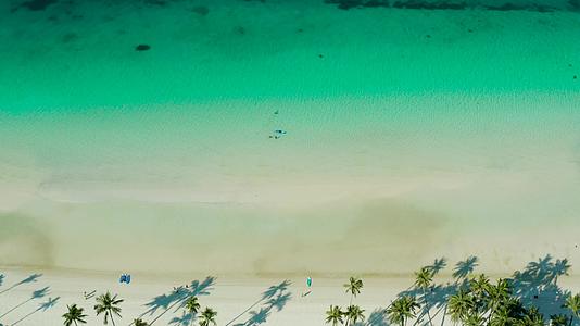 蓝蓝清海的热带沙滩视频的预览图