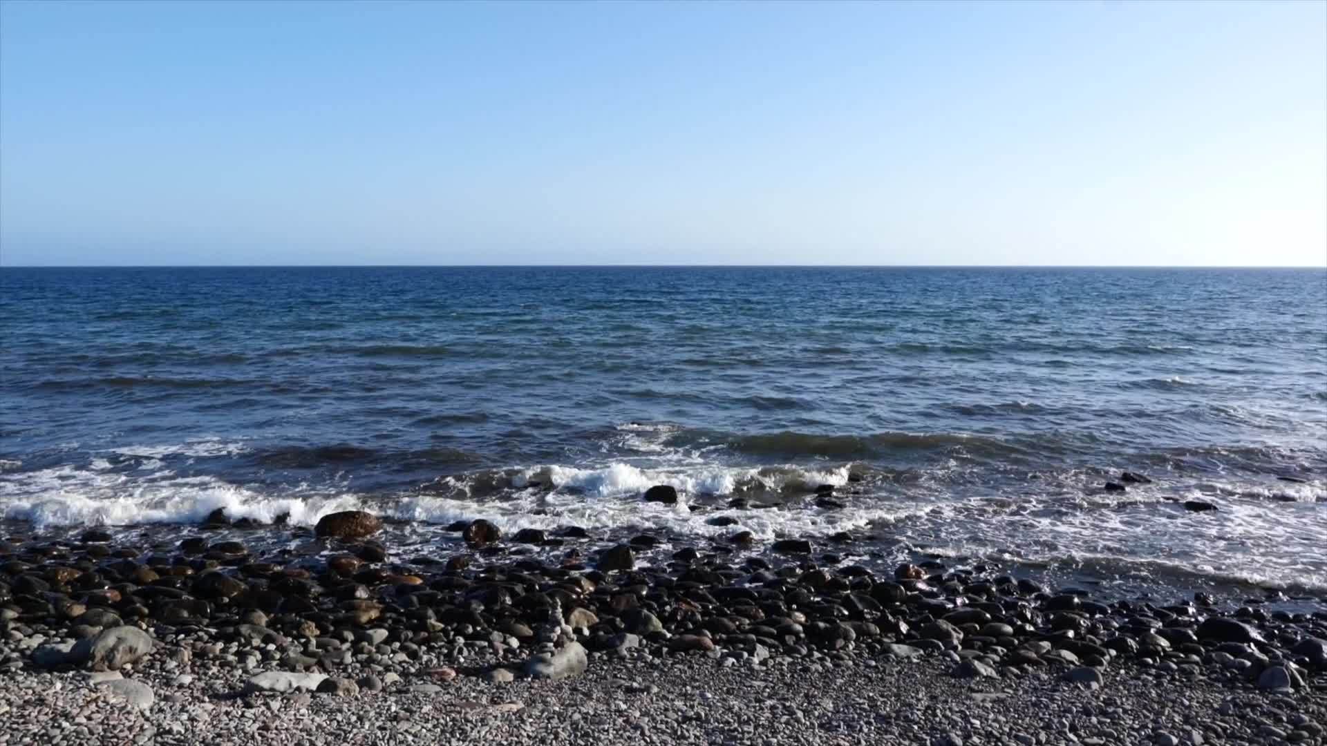 海滩的波浪视频的预览图