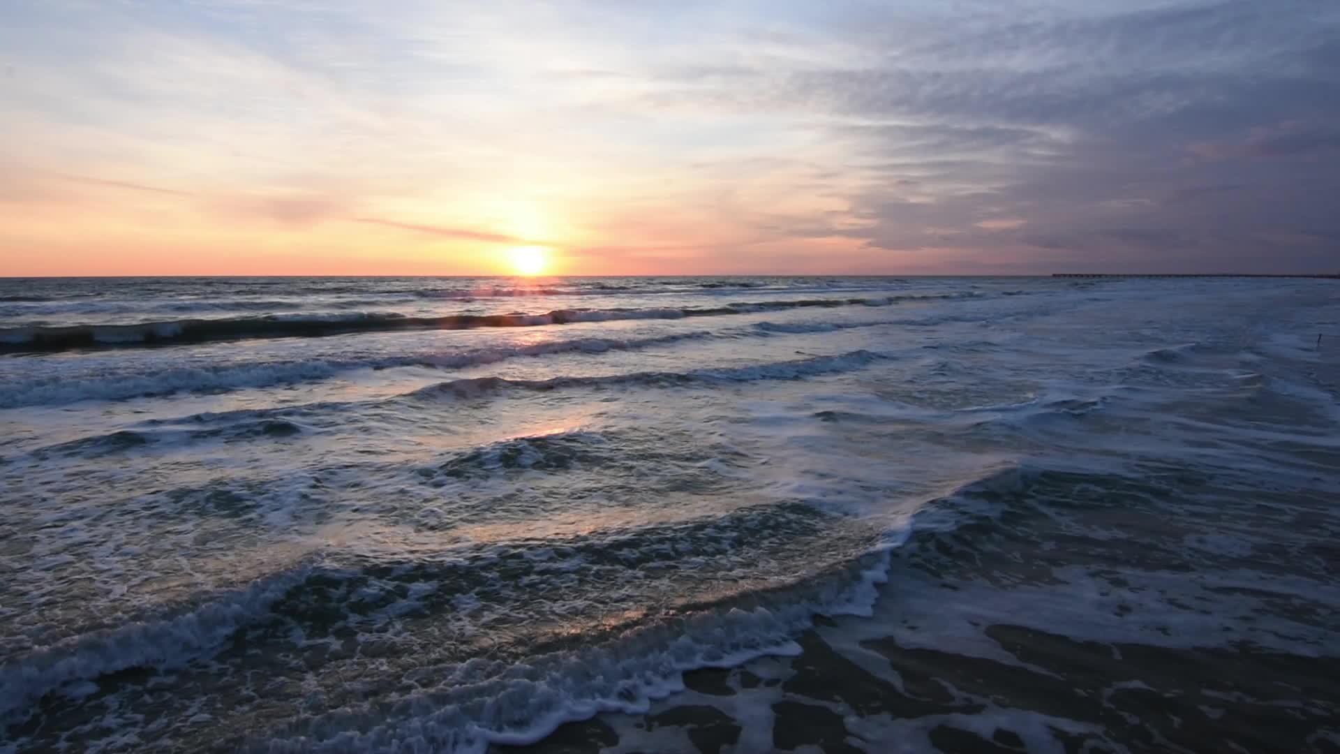 海上日落冲浪黑海阿纳帕俄罗斯视频的预览图