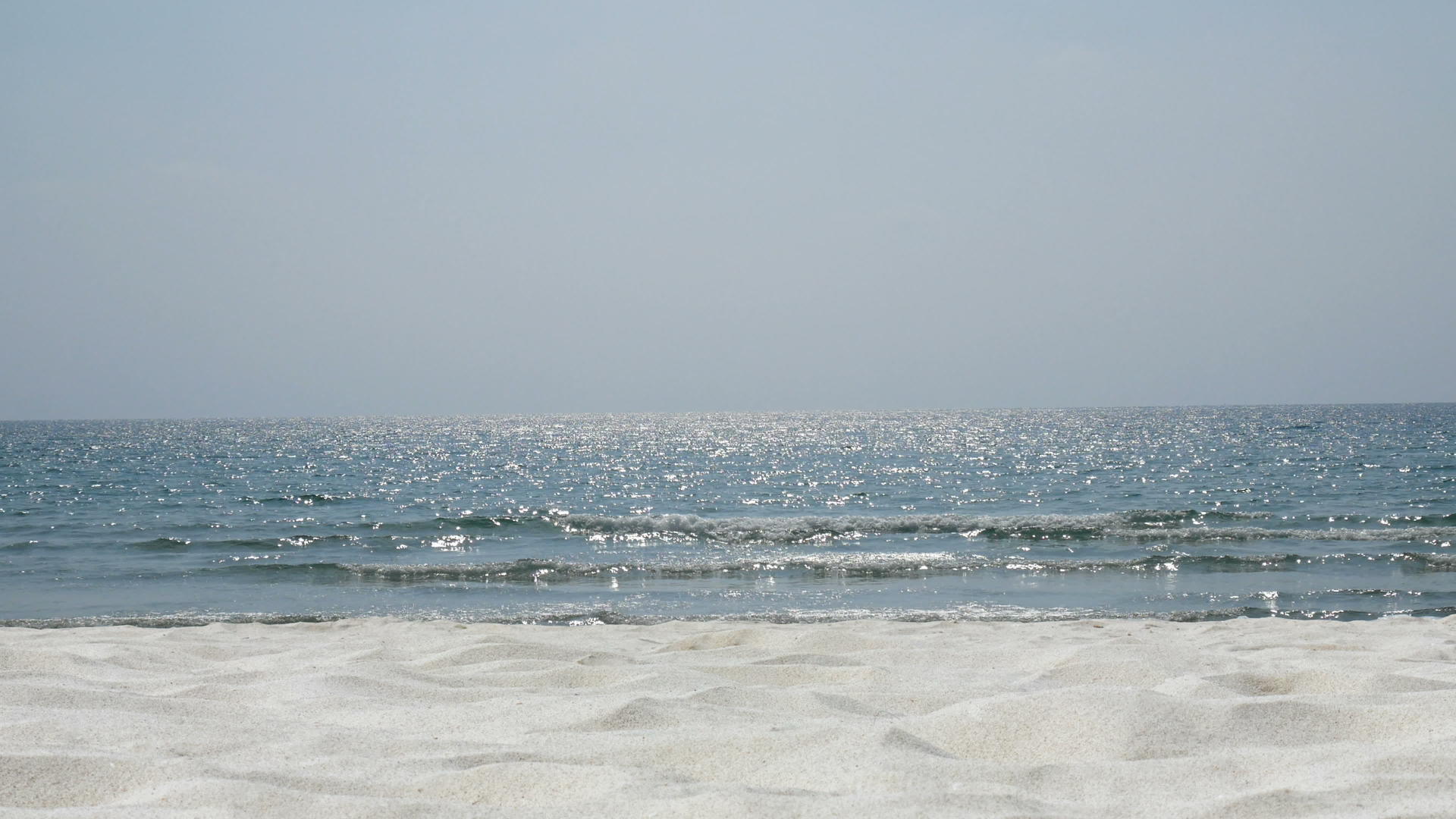 4k沙滩海水波模糊沙滩热带海滩bokeh背景暑假视频的预览图
