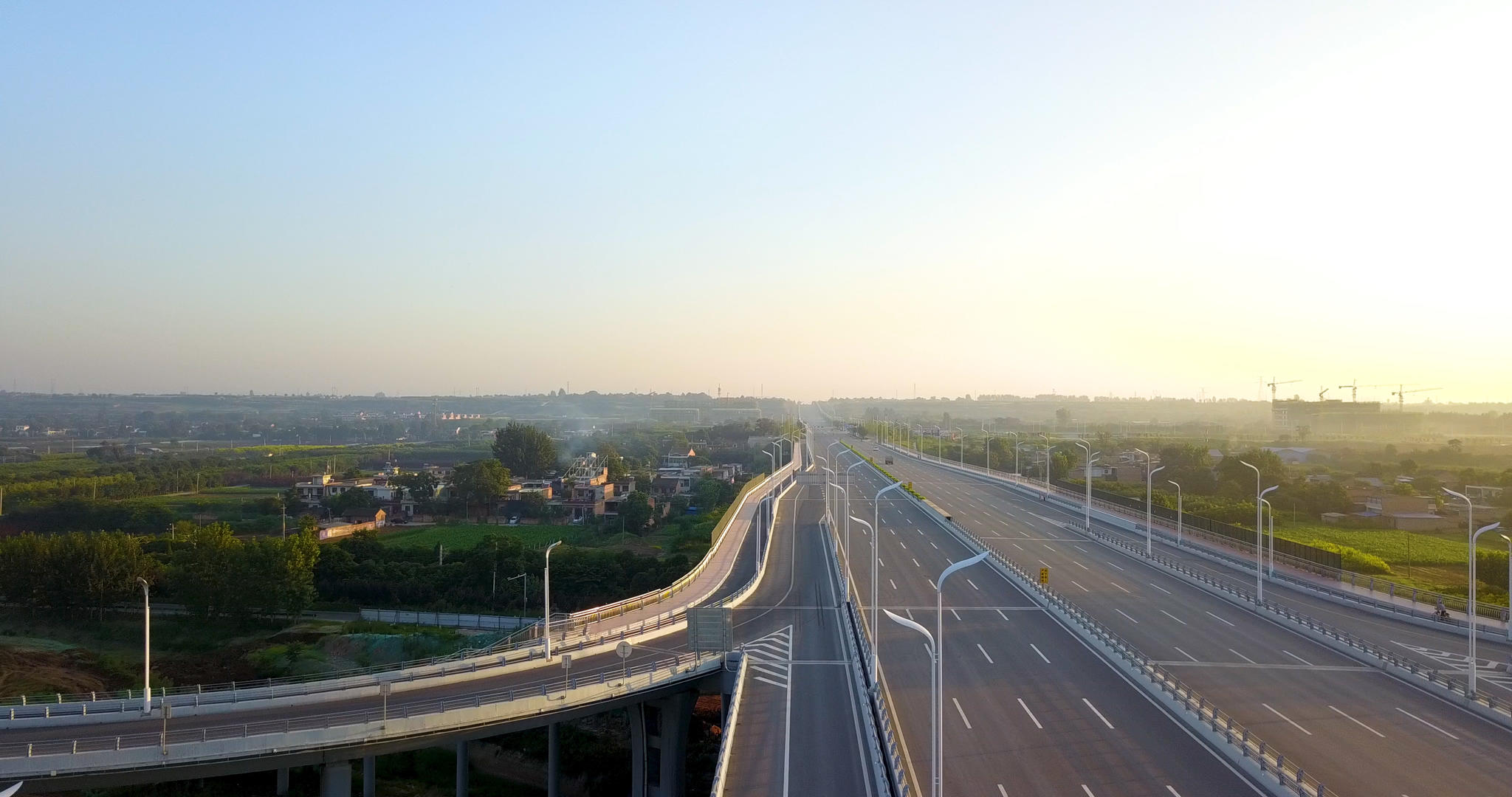 道路交通4K航拍视频的预览图