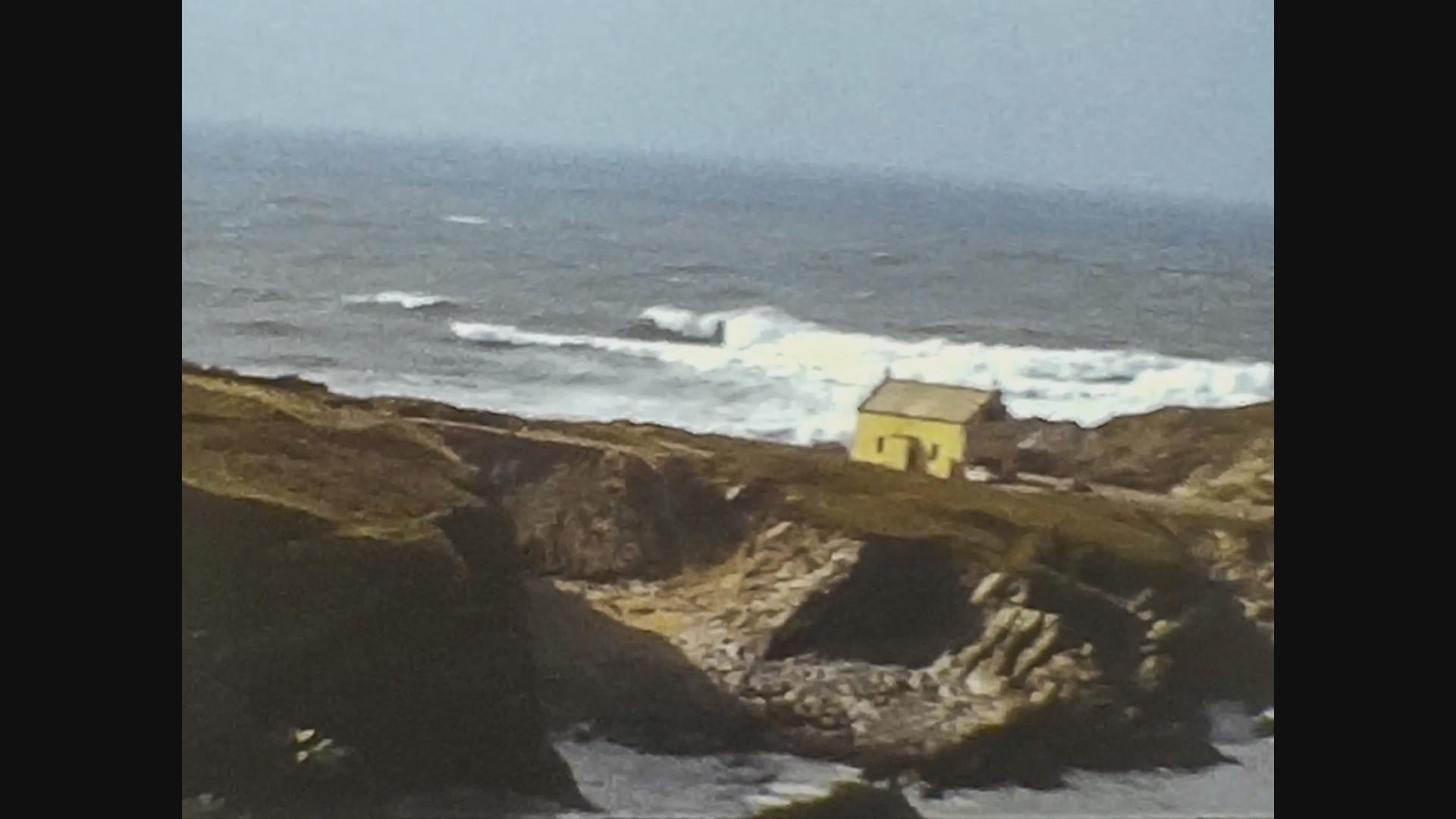 1967年联合王国1967年英国海岸上的小房子视频的预览图