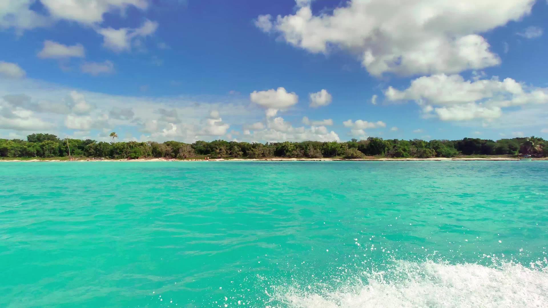 从海上可以看到多米尼桑海岸视频的预览图