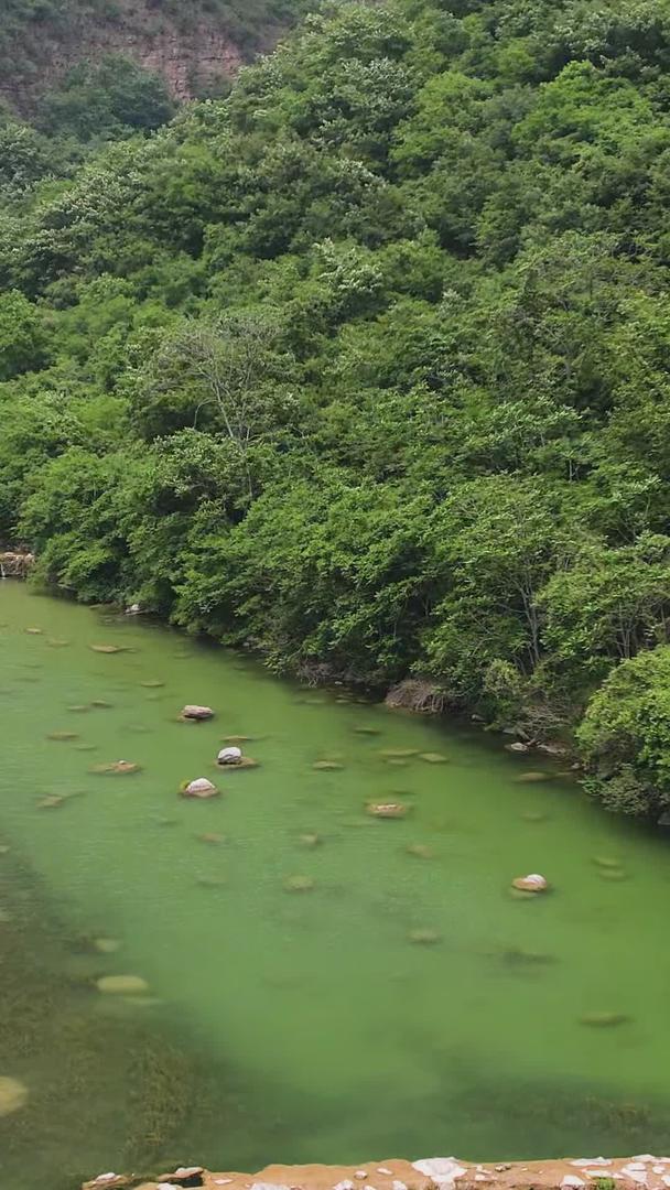 河南云台山风景区航拍5A泉瀑峡风景区视频视频的预览图