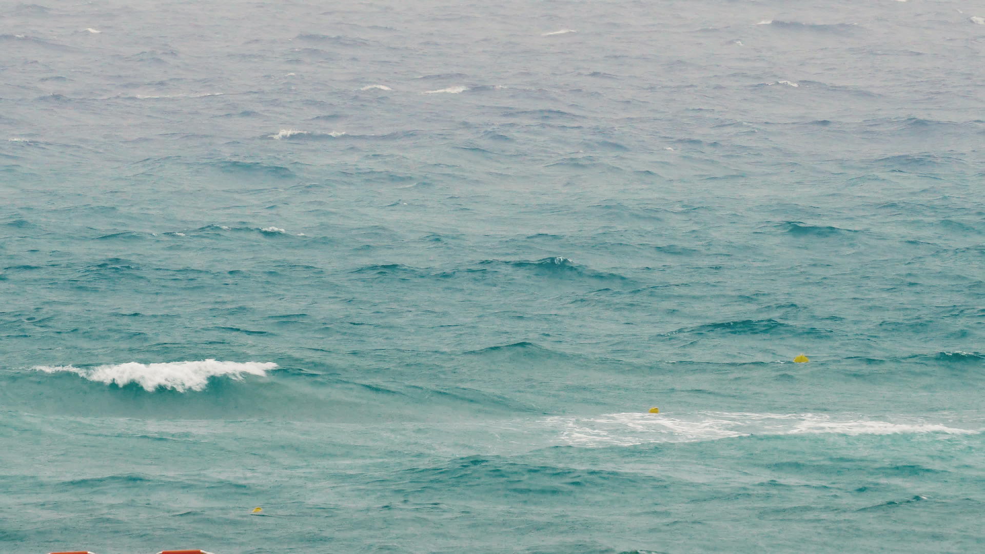暴风雨期间亚特兰特海浪视频的预览图