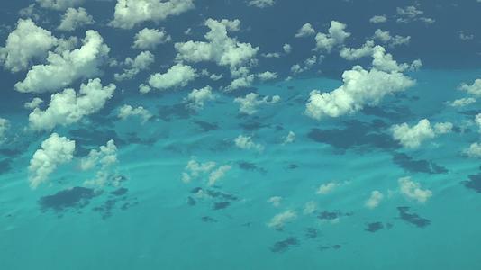 丰富多彩的海水巴哈马斯航空视频视频的预览图