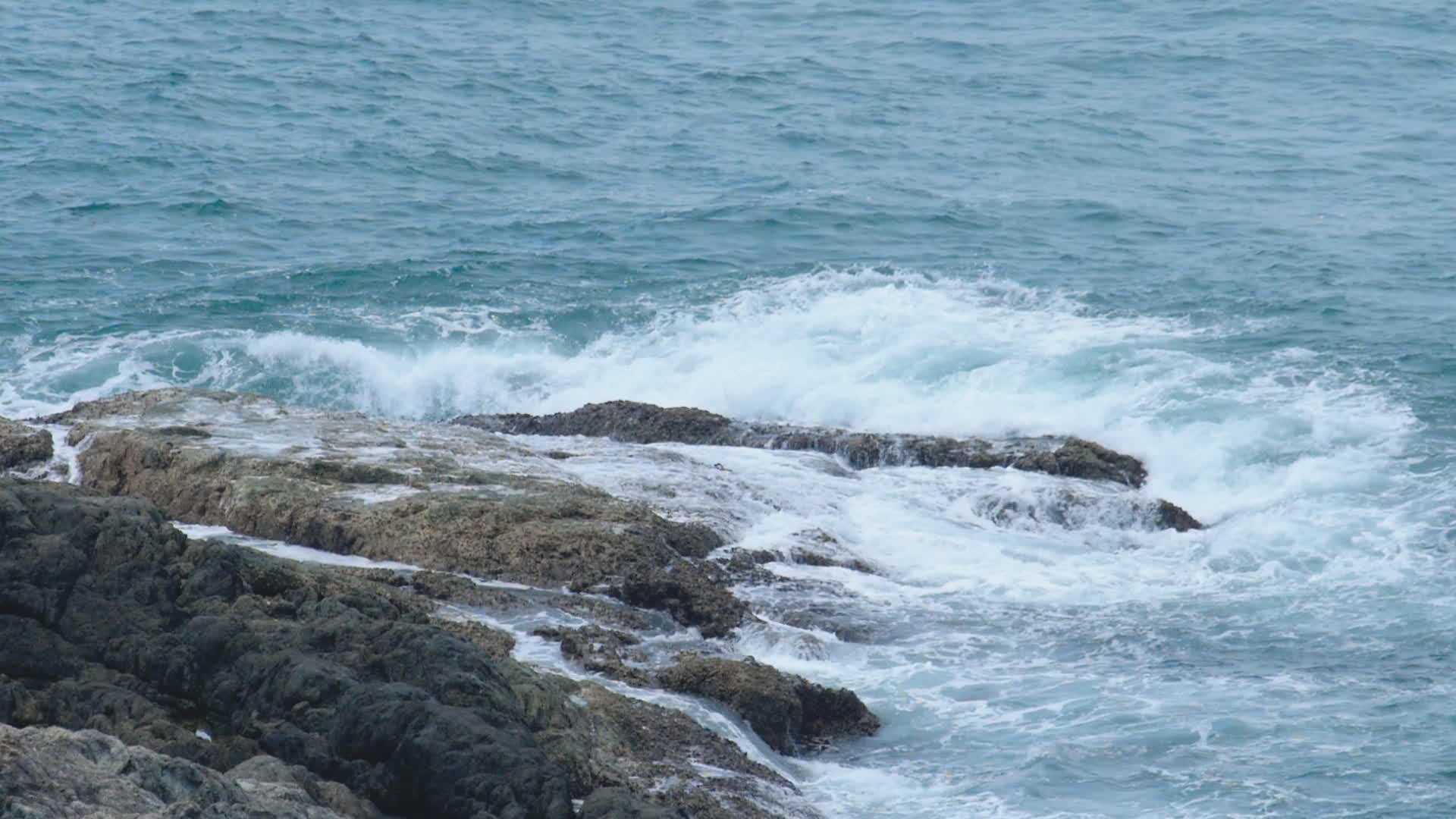海岸波浪视频的预览图