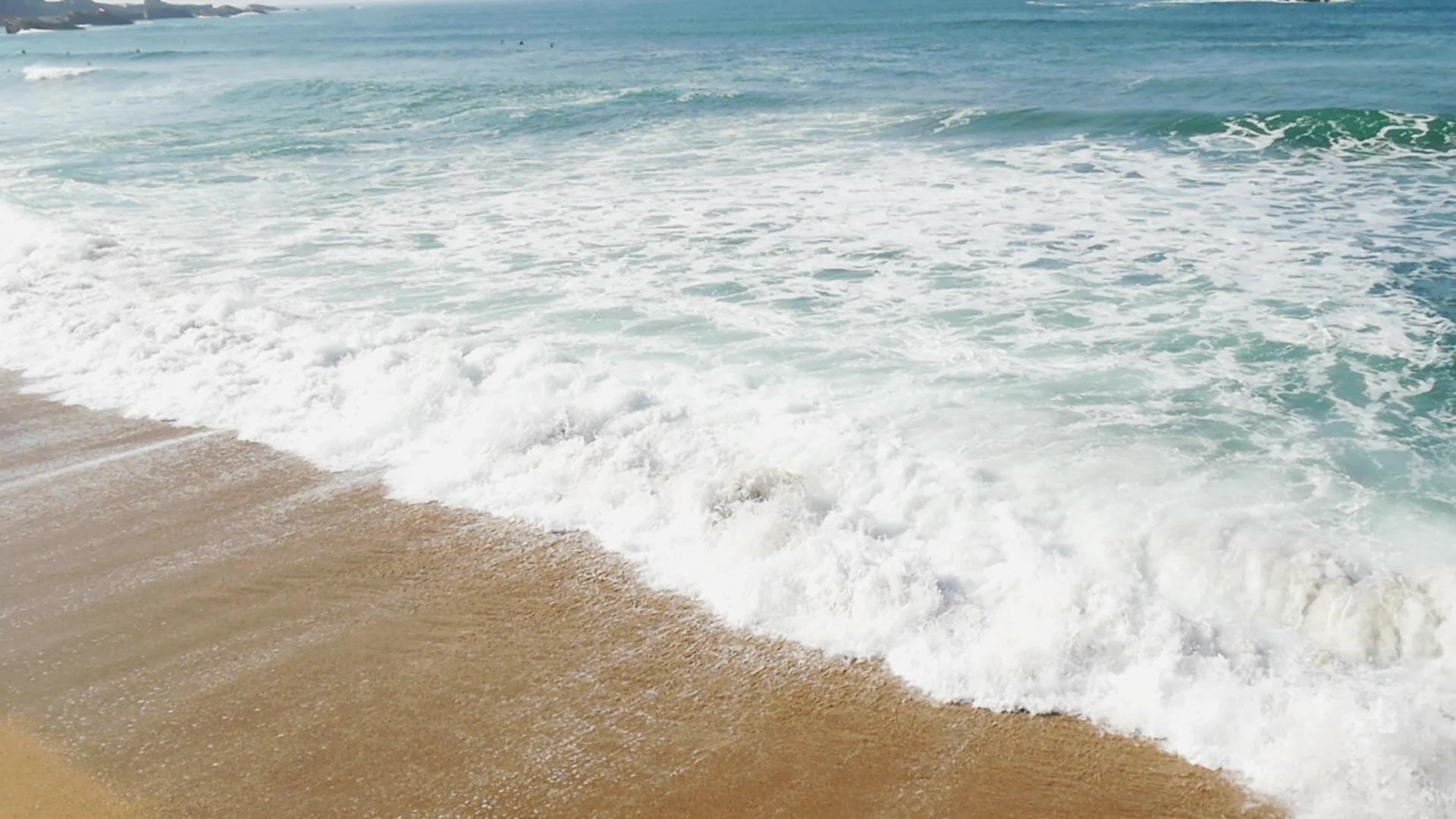 法国西比亚海岸的海浪视频的预览图