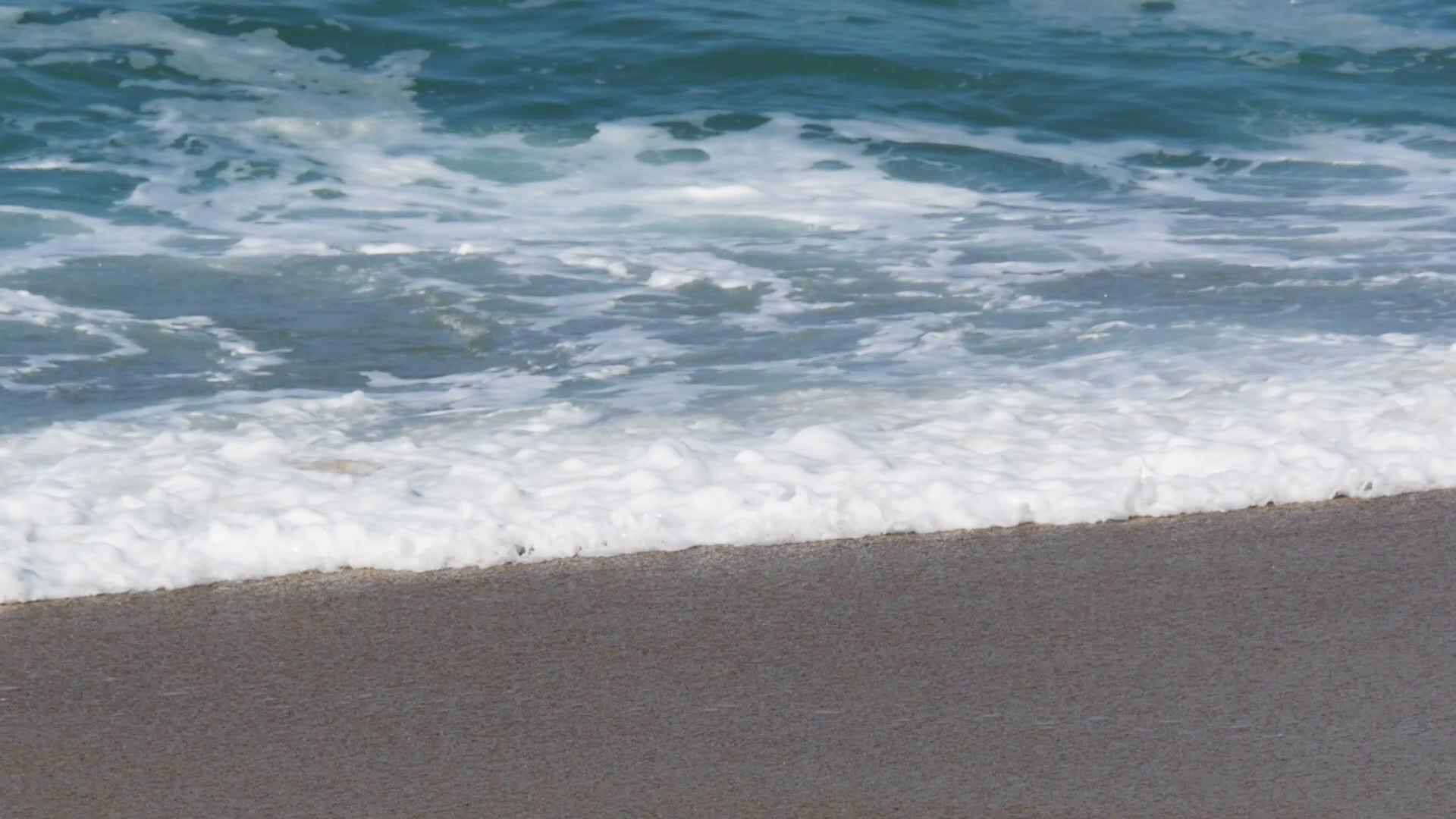 法国西比亚海岸的海浪视频的预览图