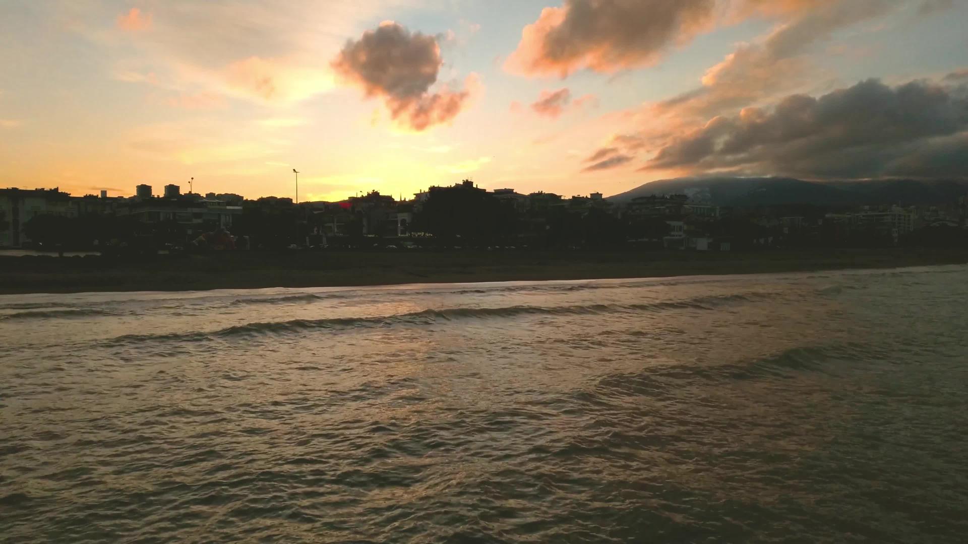萨姆森海滩和海岸的日落时间视频的预览图