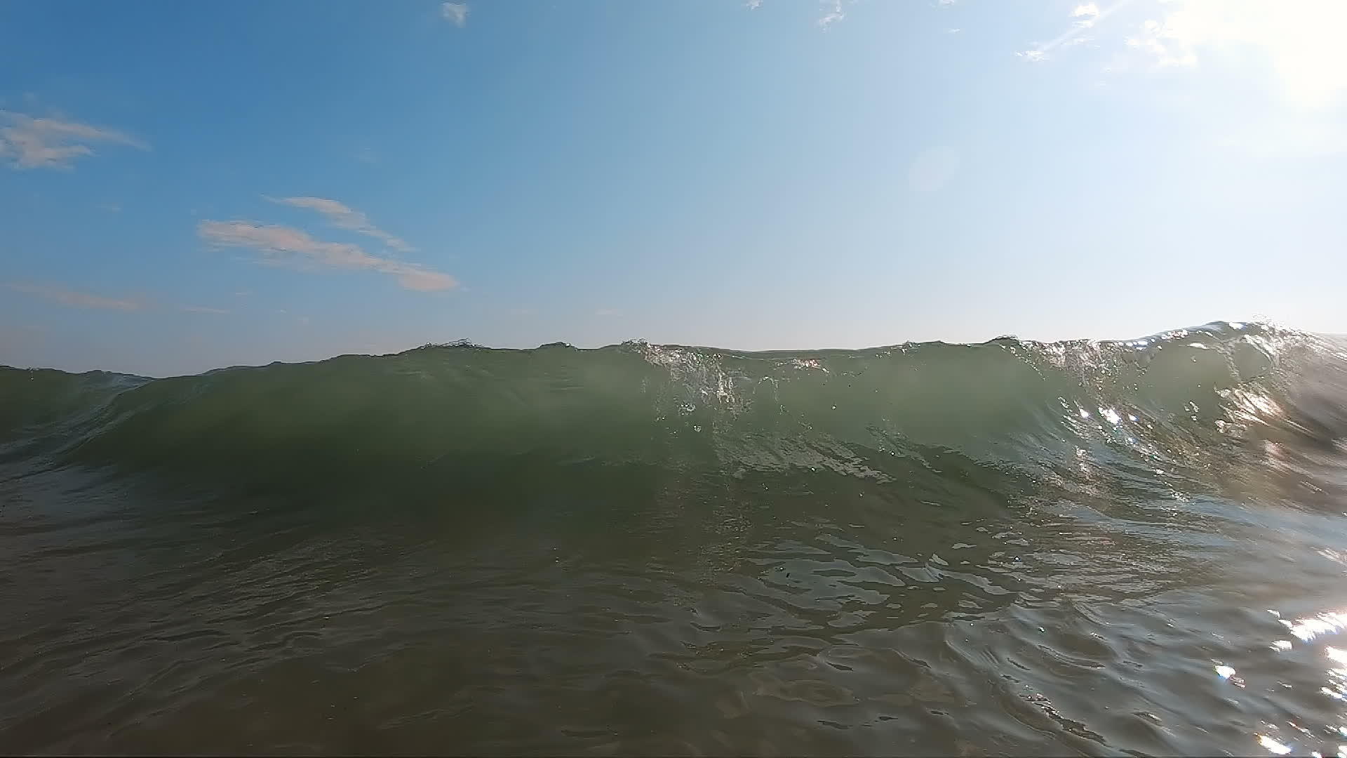 海边的海浪慢慢移动视频的预览图