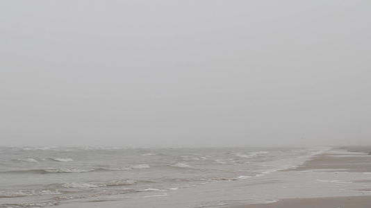 风日的波浪视频的预览图