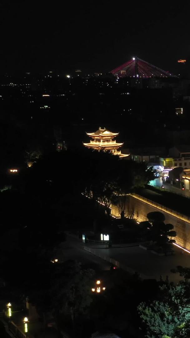 广东省潮州古城门广济楼夜景视频的预览图