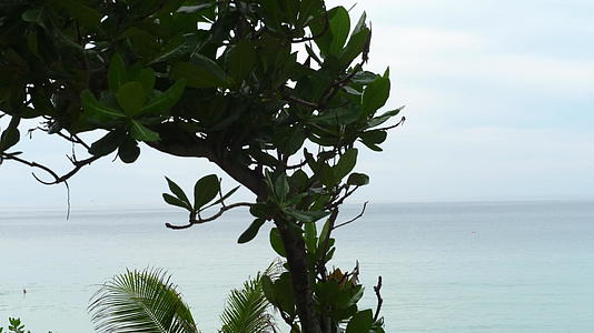 奈哈纳海滩位于普吉岛南部视频的预览图
