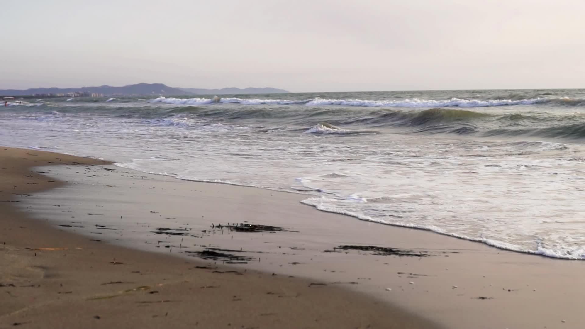 日出海滩假日背景电影Dof的海浪视频的预览图