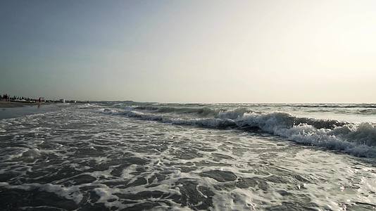 日出海滩海浪假日背景电影Dof慢动作视频的预览图