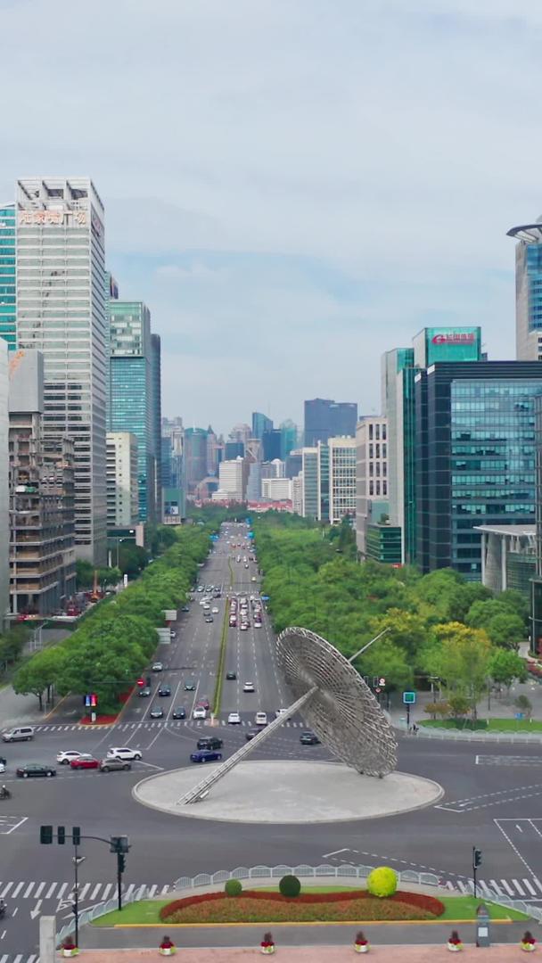 上海陆家嘴世纪大道视频的预览图