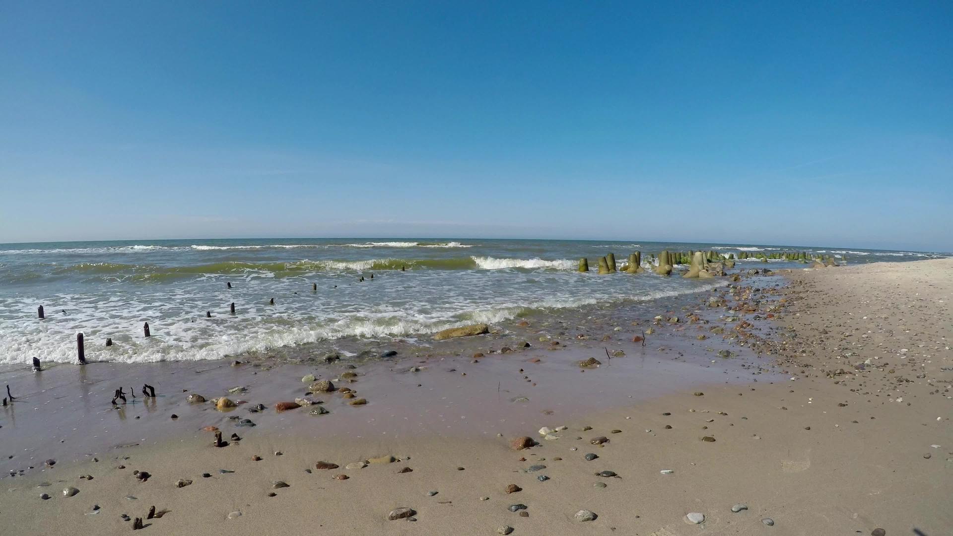 黄海波兰在奥泽乔沃海滩视频的预览图