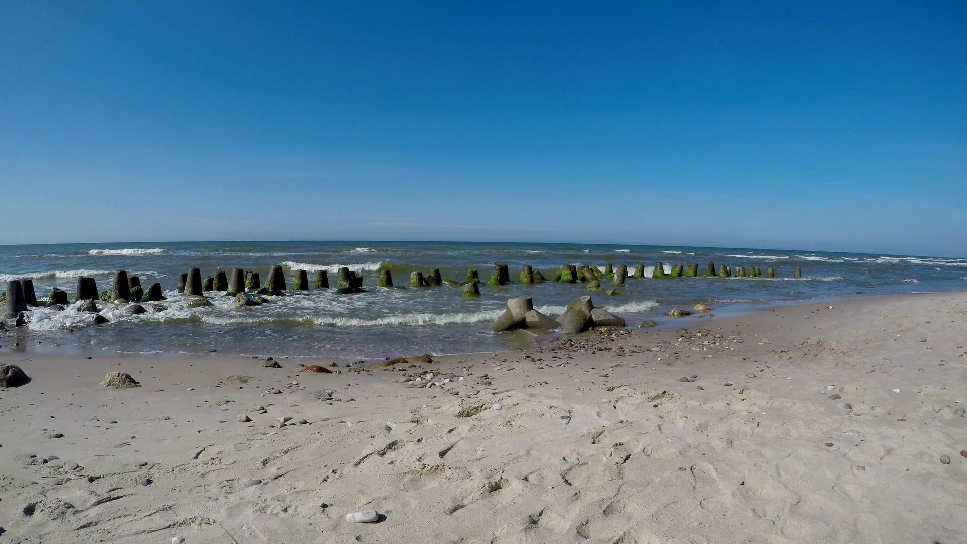 黄海波兰在奥泽乔沃海滩视频的预览图