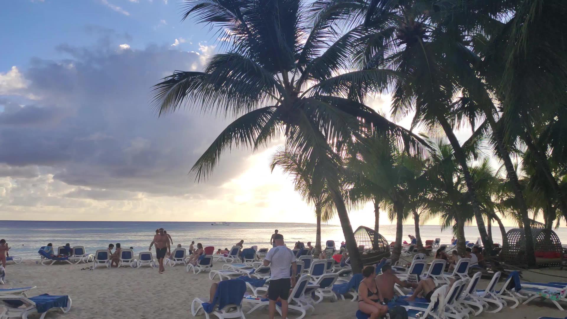 多米尼桑共和国度假胜地海滩视频的预览图