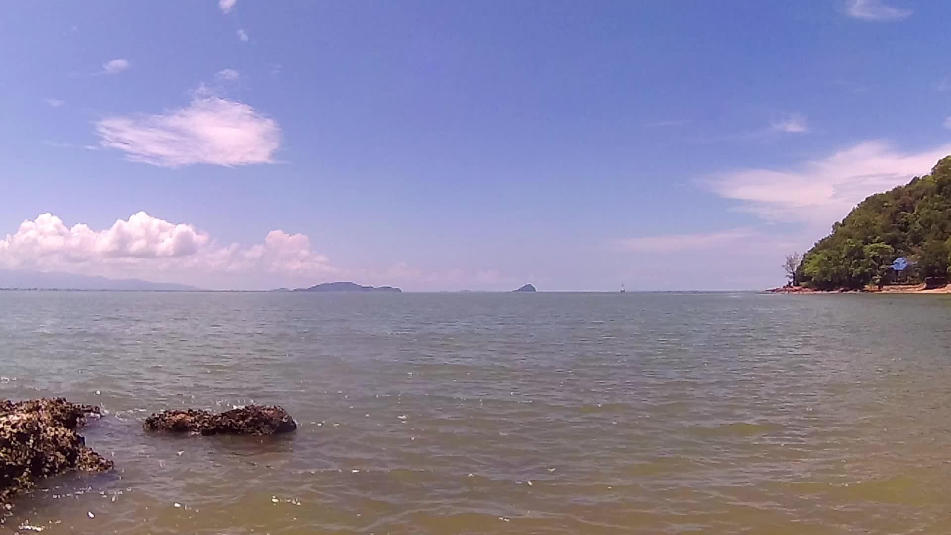 岩石海滩海景视频的预览图