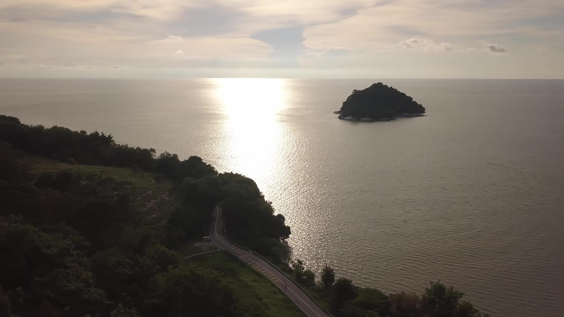 在Pulaubetontong从空中看路视频的预览图