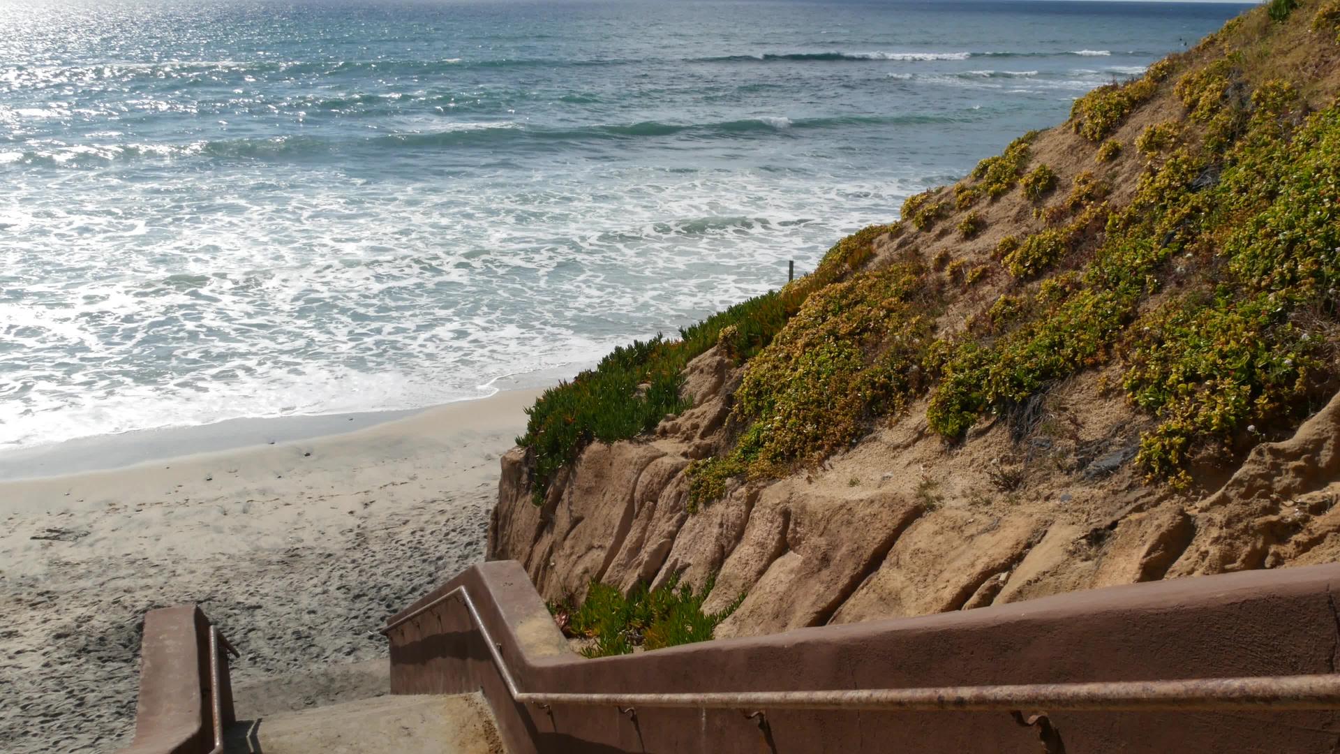 加利福尼亚州海滩通道上的楼梯太平洋阳光明媚视频的预览图