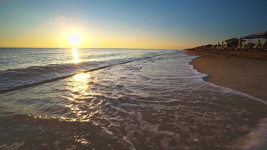 美丽的地中海风景环绕着日落时间的背景视频的预览图