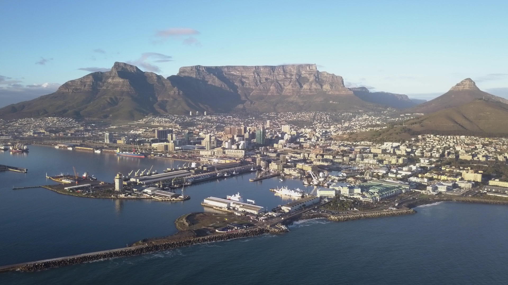 非洲南部有桌山和海洋卡贝镇CapetowSouth视频的预览图