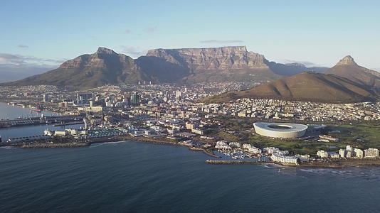 非洲南部有桌山和海洋卡贝镇CapetowSouth视频的预览图