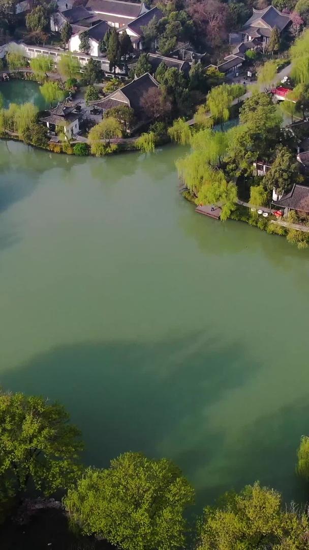 瘦西湖万花园小金山徐园航拍5A景区视频视频的预览图