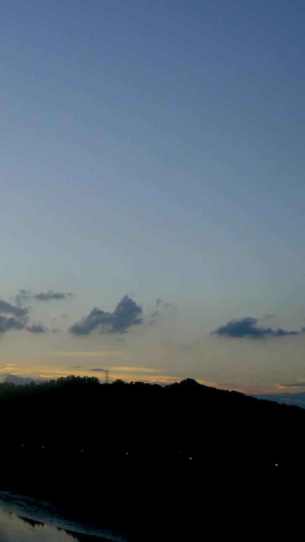 广州日落延迟火烧云美丽天空景观大桥视频的预览图