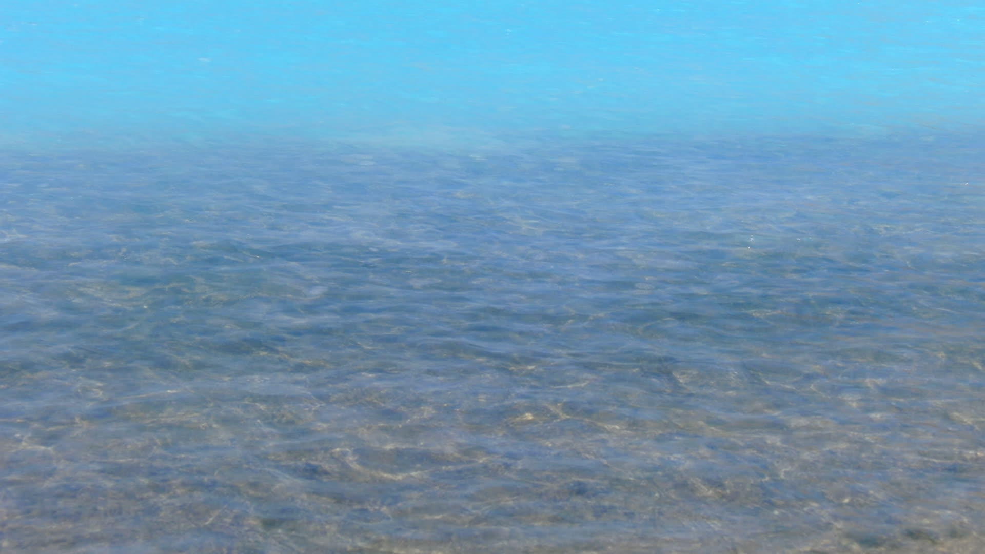 蓝环礁湖在冰原视频的预览图