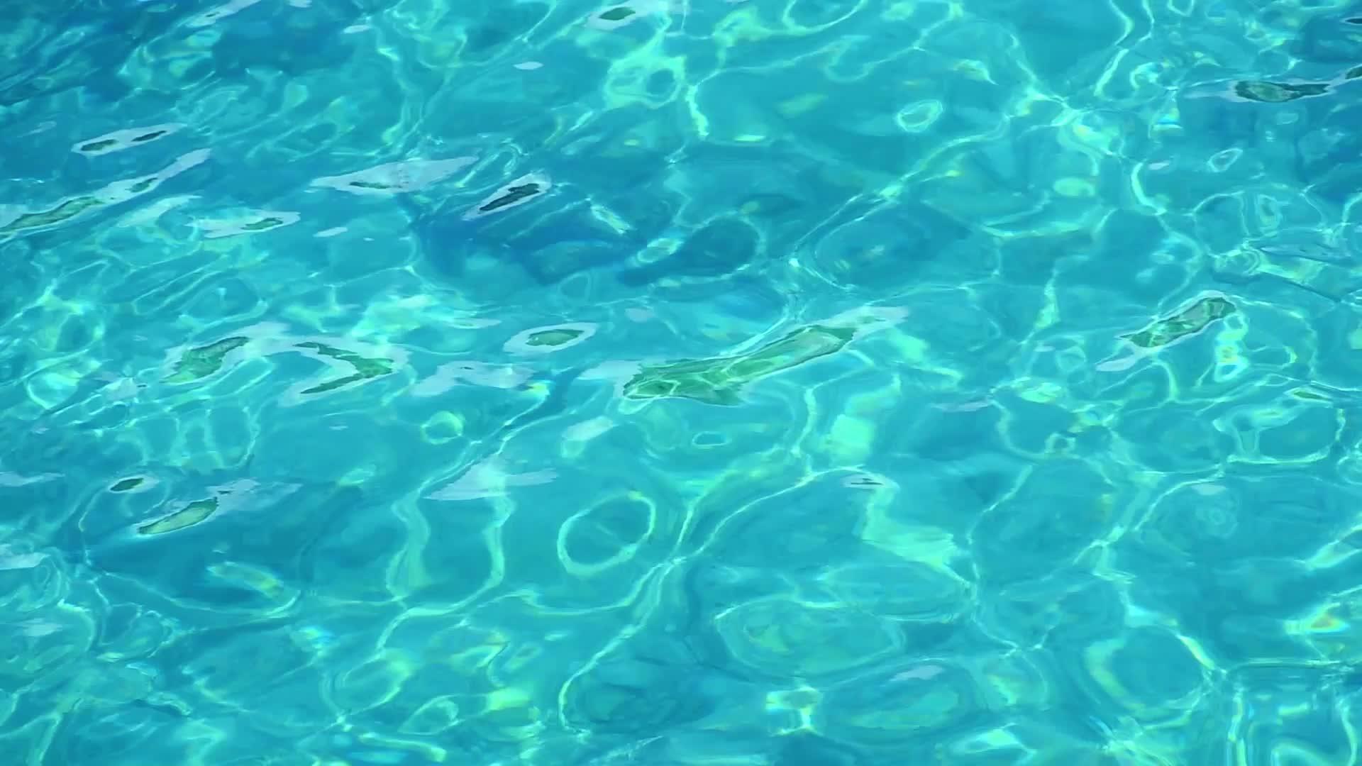 蓝色的海水波和波浪背景视频的预览图