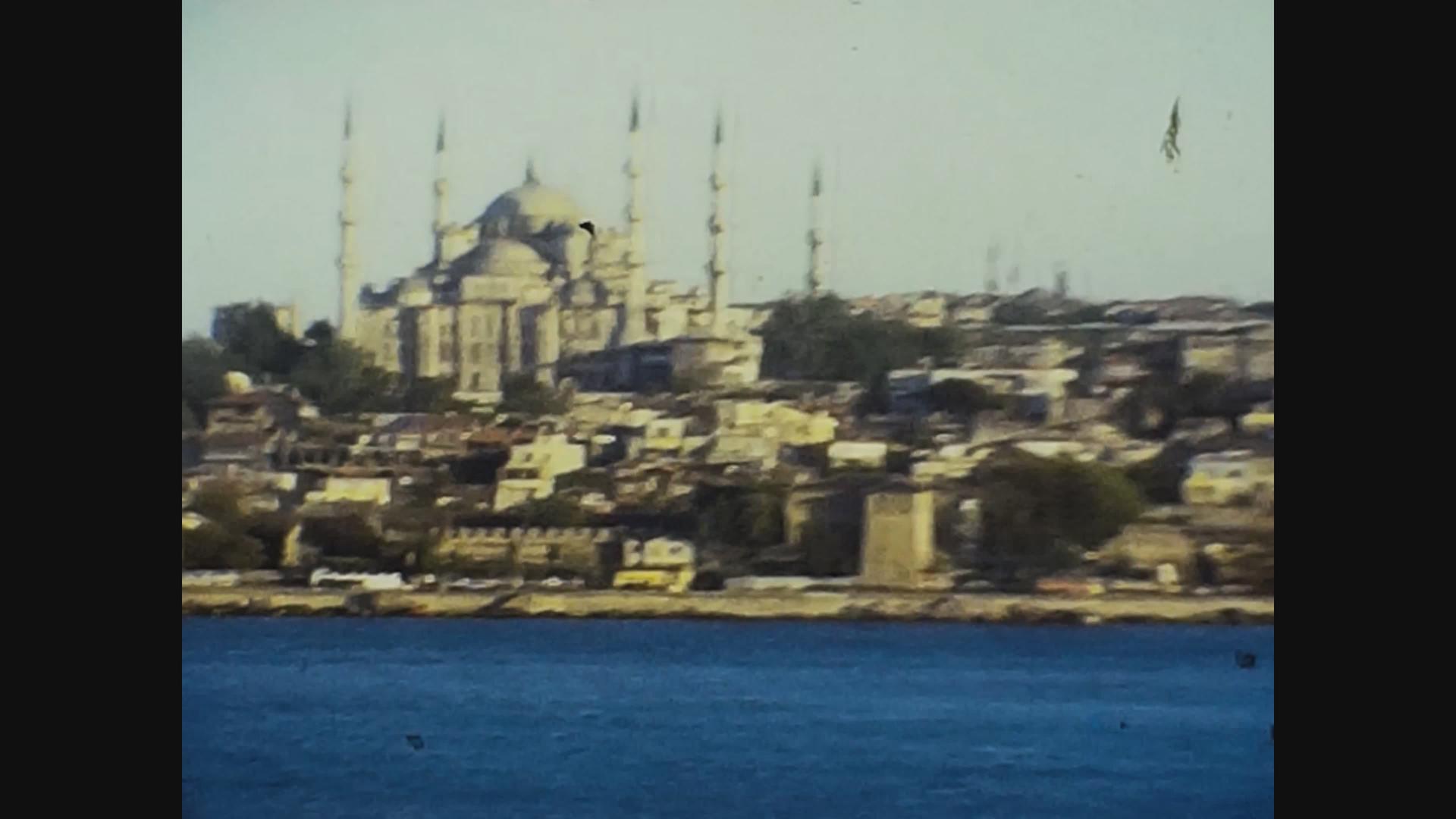 1999年火鸡3号岛蓝清真寺视频的预览图