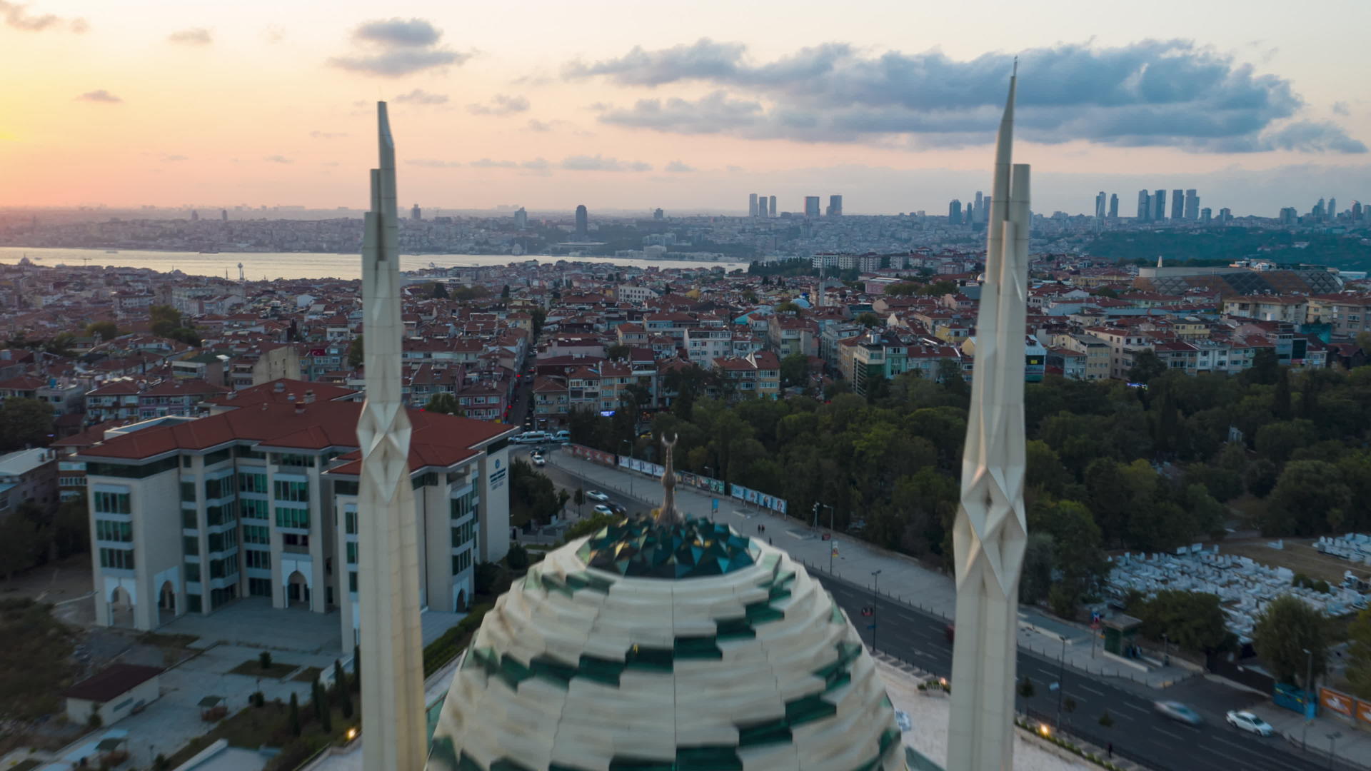 伊斯坦布尔清真寺日出延时航拍视频的预览图