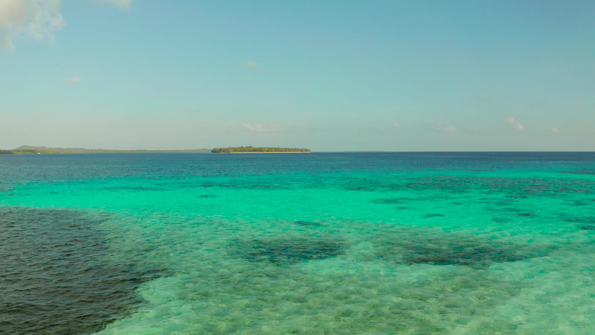 巴拉巴拉万菲利平斯有热带岛屿和珊瑚礁视频的预览图