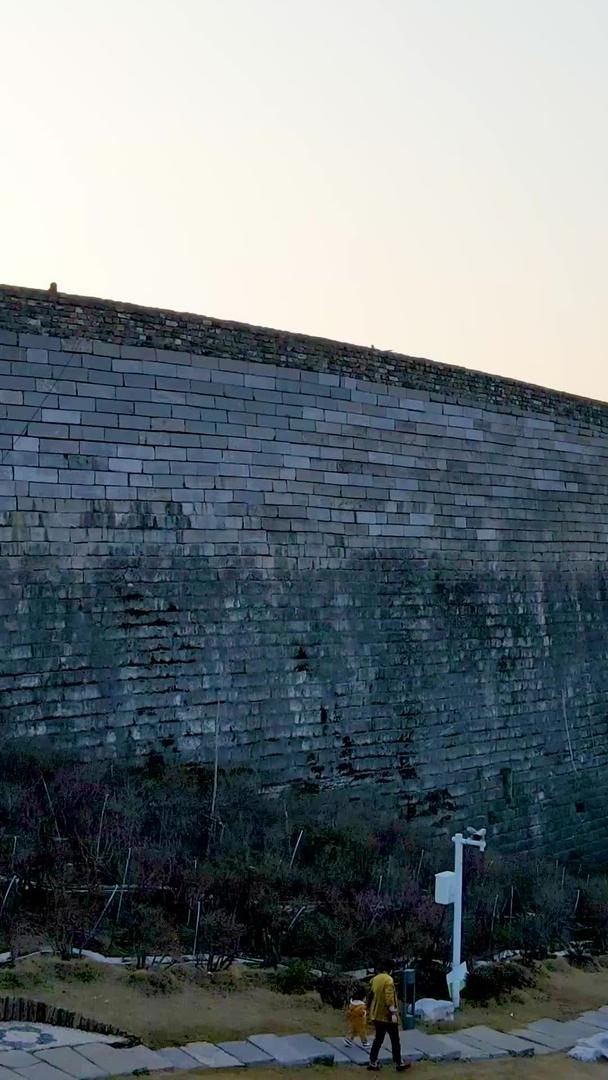 南京民城墙航拍风光视频的预览图
