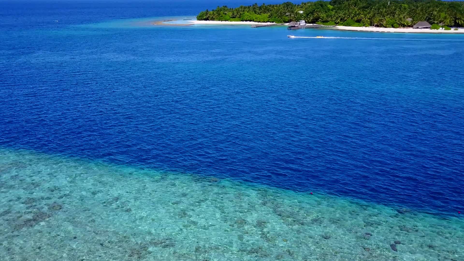 环礁湖海滩的豪华冒险浪漫抽象视频的预览图