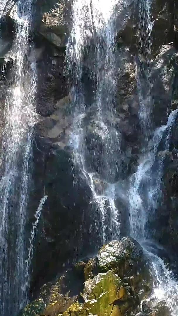 太白山瀑布5A级景区航拍视频的预览图