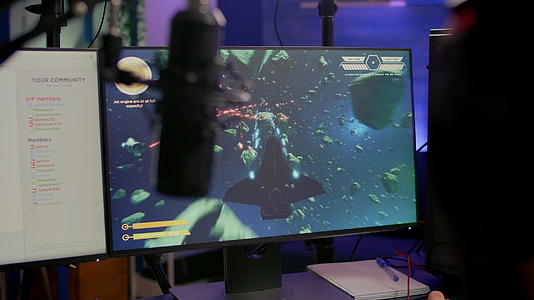 在线空间射击游戏中pro串流器游戏视频的预览图