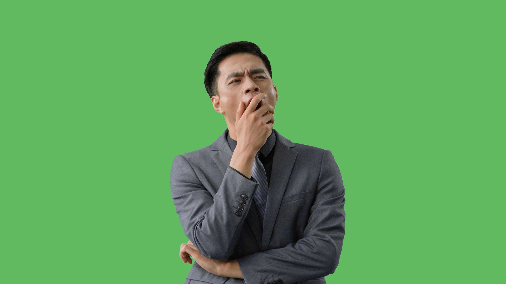 4k绿幕合成抠像商务男性打哈欠困倦形象视频的预览图