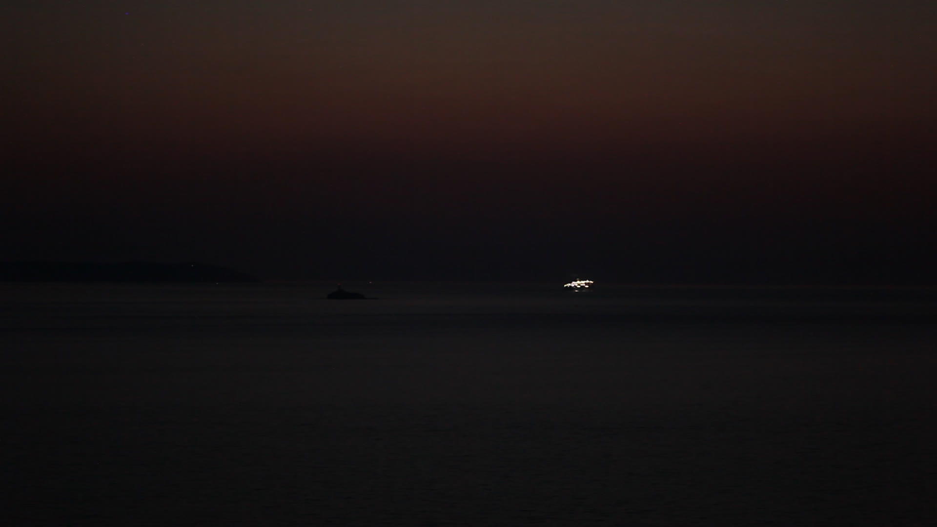 太阳从海上落下视频的预览图